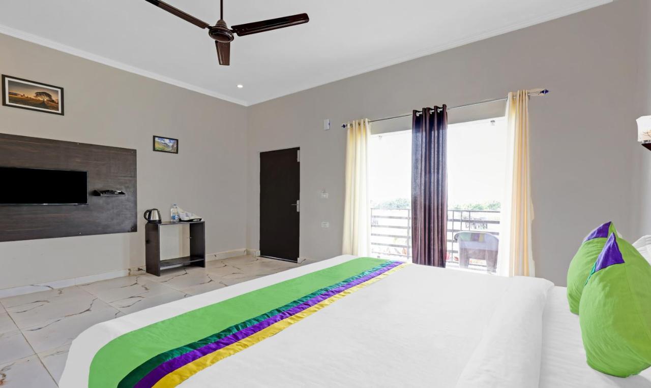 Treebo Kaira Resort With Pool View, 5 Km From Jim Corbett Jungle Safari ラムナガル エクステリア 写真