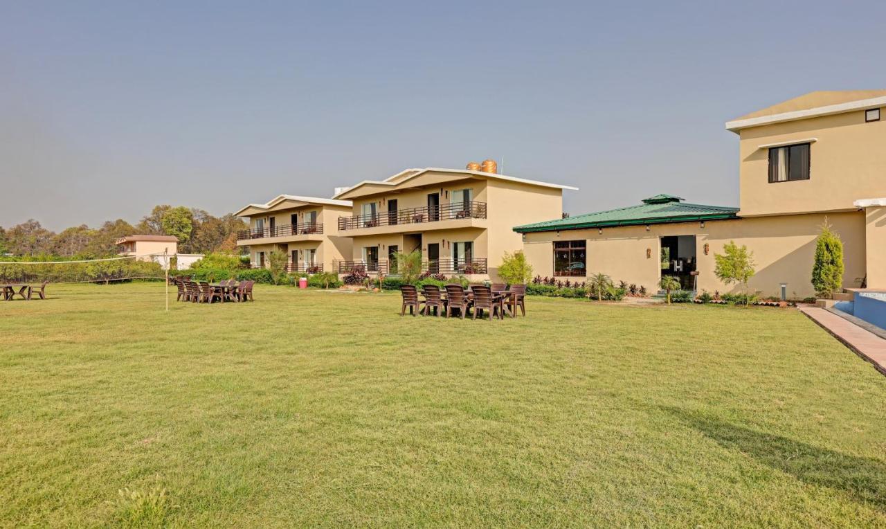 Treebo Kaira Resort With Pool View, 5 Km From Jim Corbett Jungle Safari ラムナガル エクステリア 写真